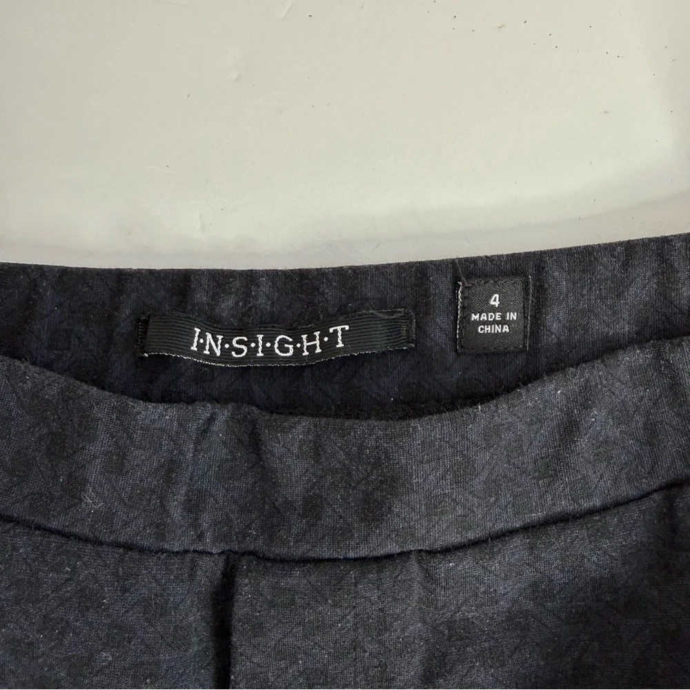 INSIGHT 26.5 Inch Waist Black Jacquard Print Pull On Slim Fit Size 4 Pants - Picture 6 of 13